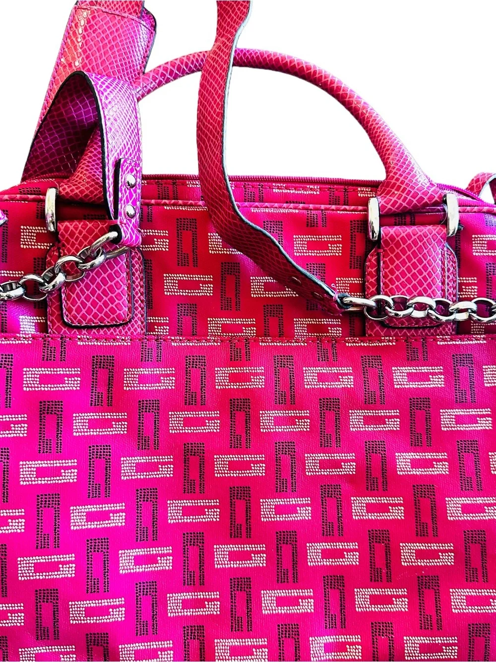 Y2K 2000s style Guess laptop bag